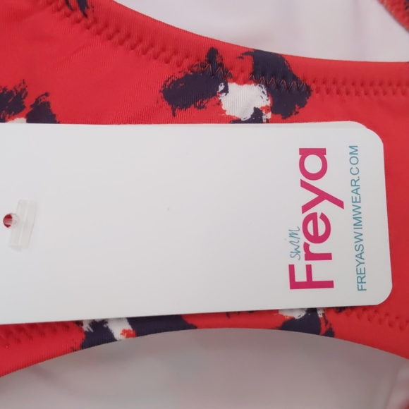 Freya full back, low rise bikini bottom in red. Multiple sizes available - Picture 3 of 4